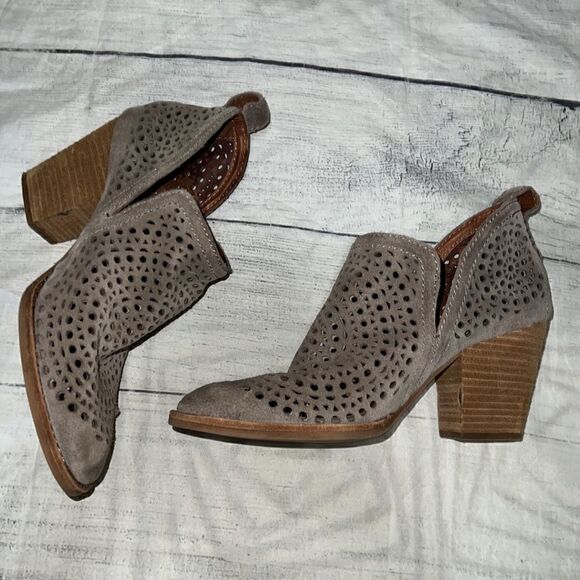 Jeffrey Campbell Taggart Suede Cutout Taupe Cut Out Pointed Western Booties 6.5 - Picture 4 of 9